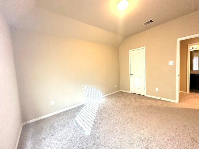 Building Photo - 22407 Ebbets Field Dr