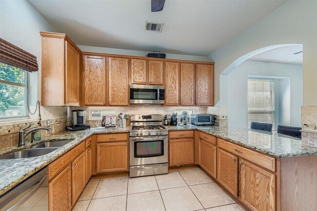 Building Photo - 2110 Keepsake Dr