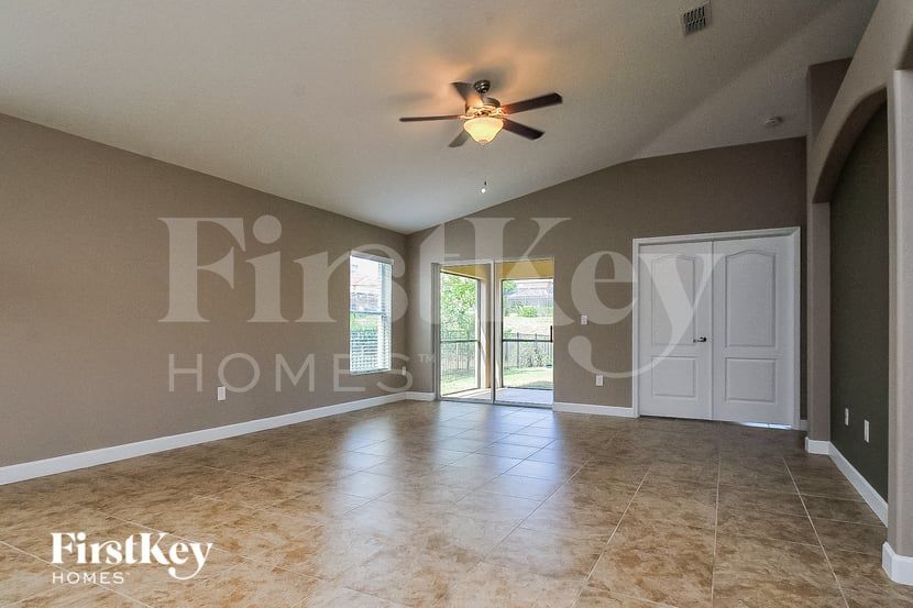 Building Photo - 3451 Cortland Dr