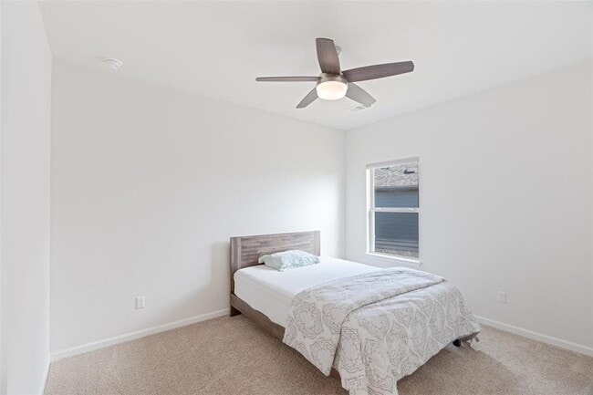 Building Photo - 521 Calmo Ct