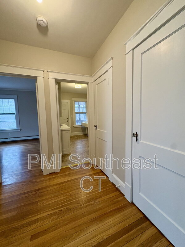 Building Photo - 640 Williams St