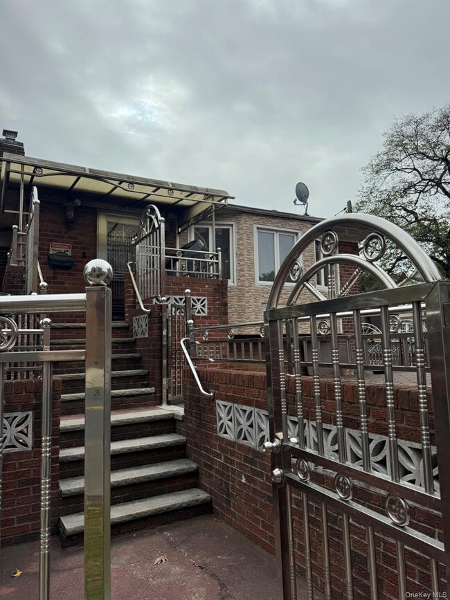 Building Photo - 109-04 Myrtle Ave