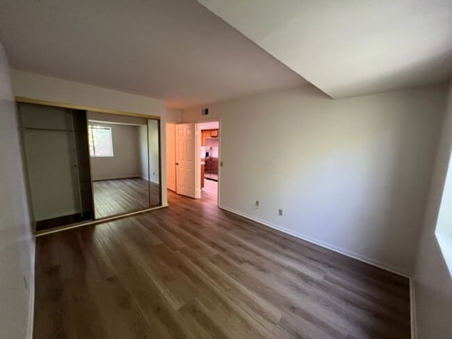 Building Photo - 2825 Third Ave #402