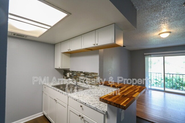 Building Photo - 1810 E 143rd Ave