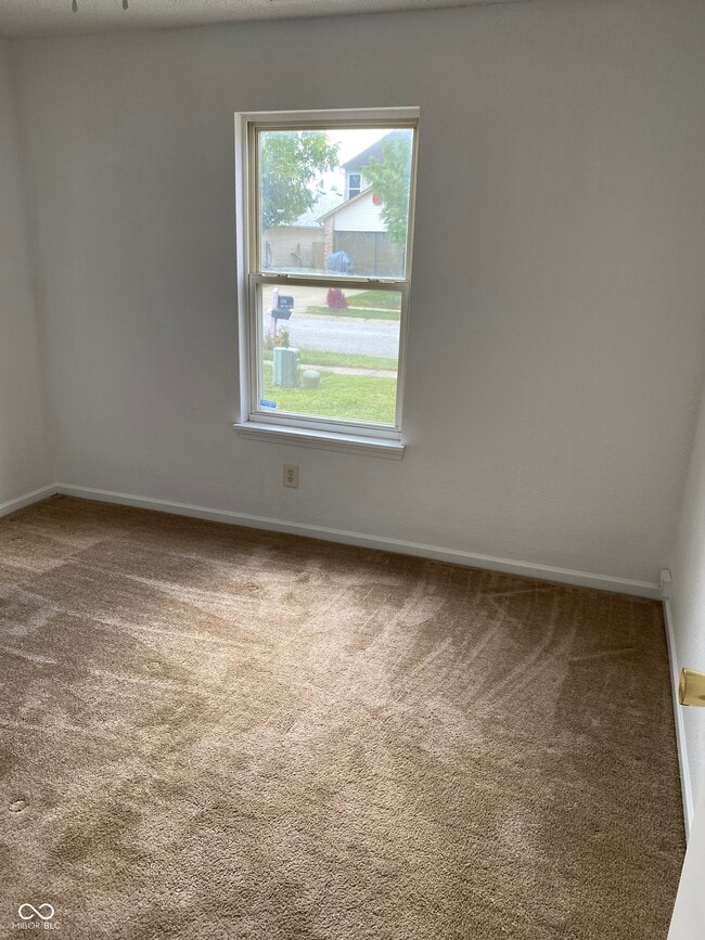 Building Photo - 5251 Bluff View Dr