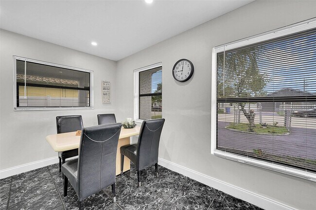 Building Photo - 2784 NW 9th St