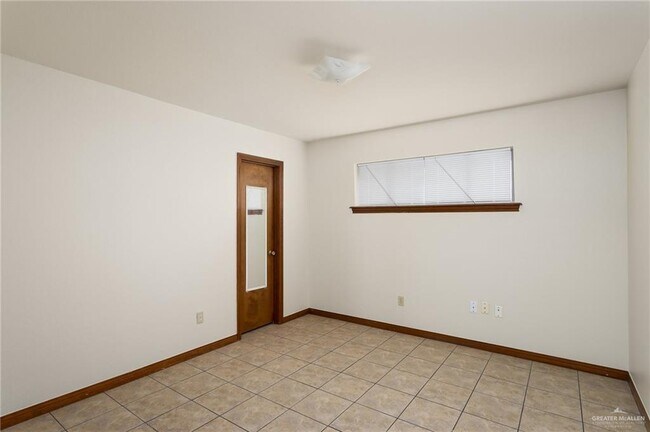 Building Photo - 6609 N 16th St