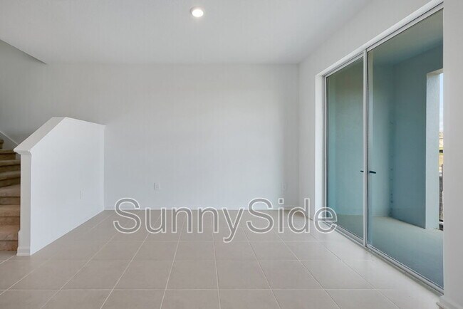 Building Photo - 2939 Maloof Dr