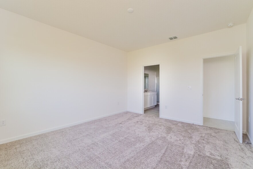 Building Photo - 33513 Sky Blossom Cir