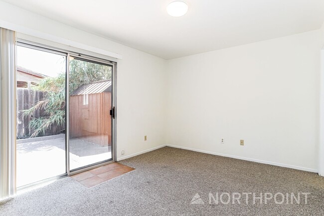 Building Photo - 103 Tinker Way