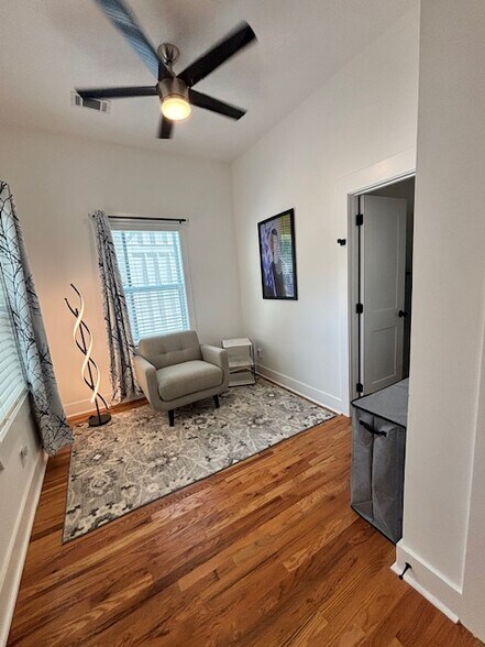 Building Photo - 1369 Bryan Ave