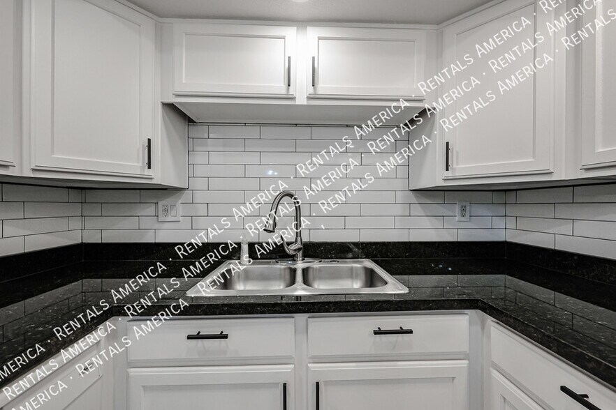 Building Photo - 8260 E Arabian Trail