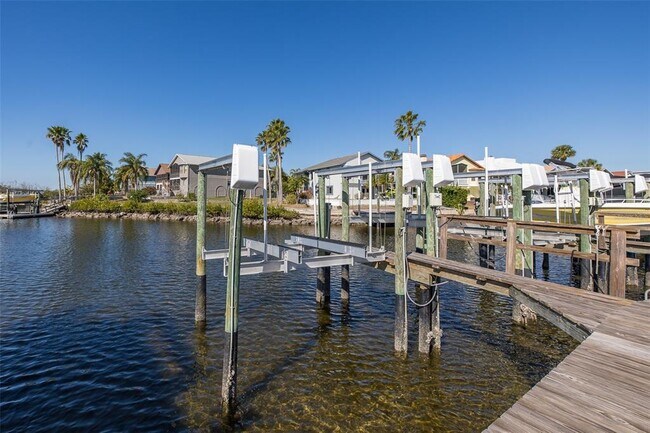 Building Photo - 4516 Seagull Dr