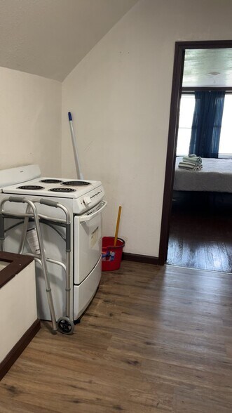 Building Photo - 3454 E 76th St