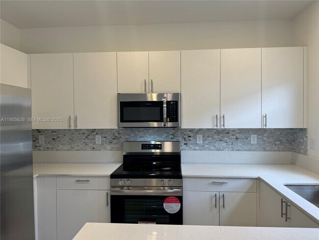 Building Photo - 12884 SW 232nd Ln