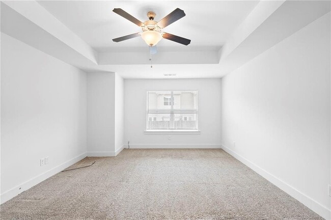 Building Photo - 6256 Hillandale Dr