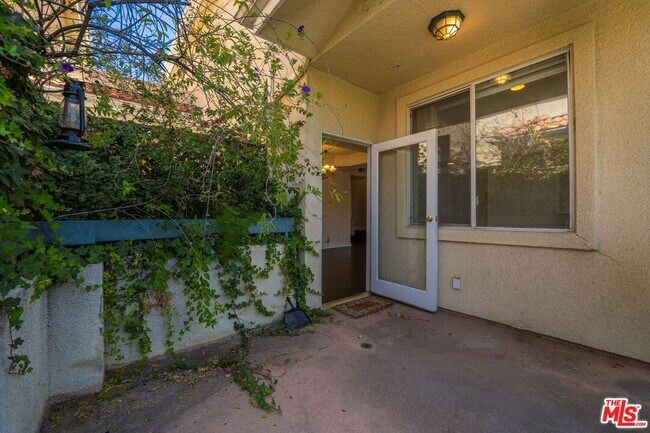 Building Photo - 2716 Honolulu Ave
