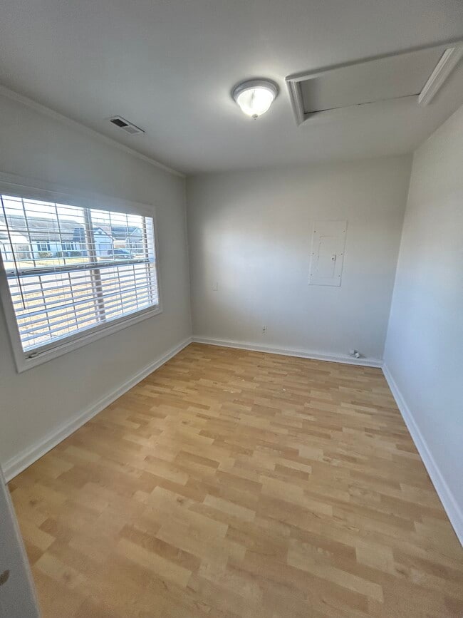 Building Photo - 1889 Eunice Ct