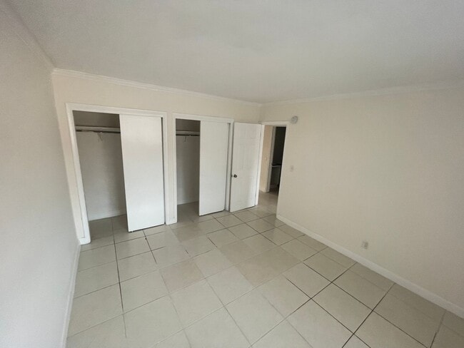 Building Photo - 2b1b Apartment -Now Available- Located in San Souci/ North Miami *Great Location*