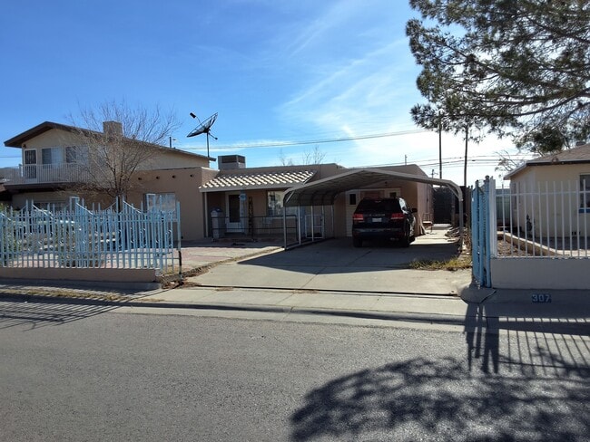 Building Photo - 309 Ramona Ave
