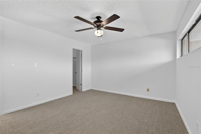 Building Photo - 13618 Greenfield Dr