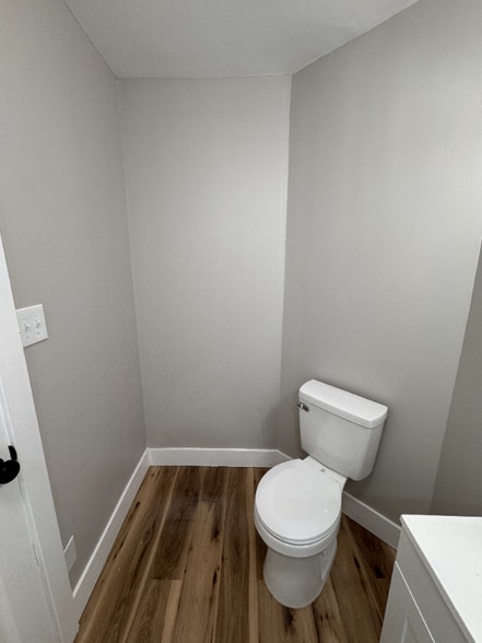 Building Photo - 348 Logan St