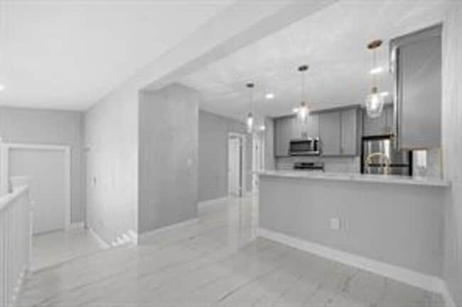 Building Photo - 1300 NW 90th St