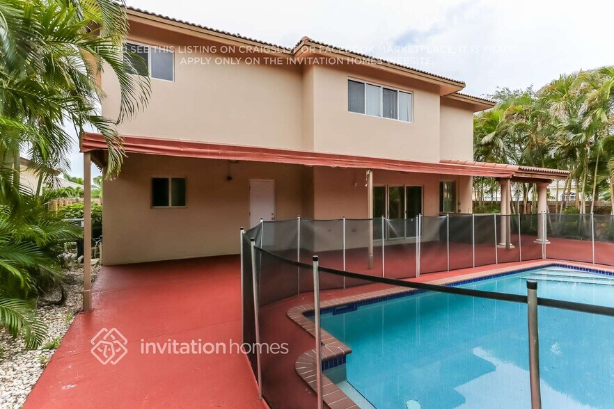 Building Photo - 13929 SW 160th Ct