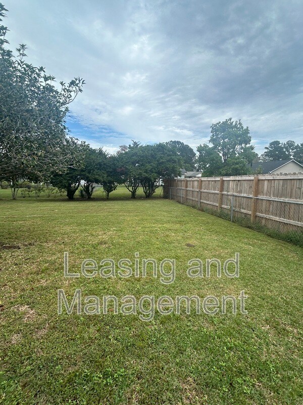 Building Photo - 7744 Rosin Dr