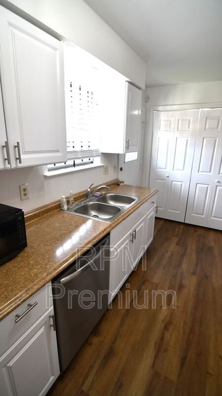 Building Photo - 1795 Boulevard De Province Blvd