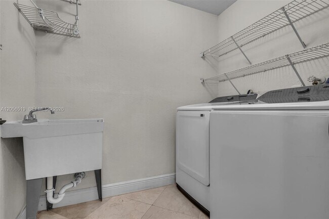 Building Photo - 18031 NW 87th Ct
