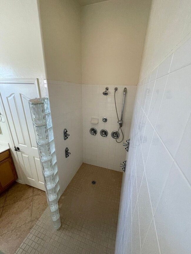 Building Photo - 1994 Willow Oak Ln