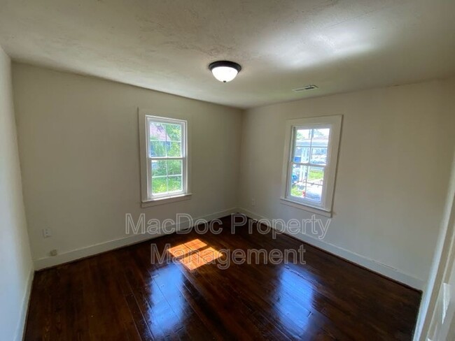 Building Photo - 188 Mansfield St