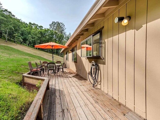 Building Photo - 3 bedroom, 2 bath home in Lake Wildwood, P...