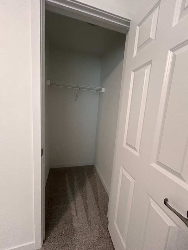 Building Photo - 3 Bed 3 Bath TownHome