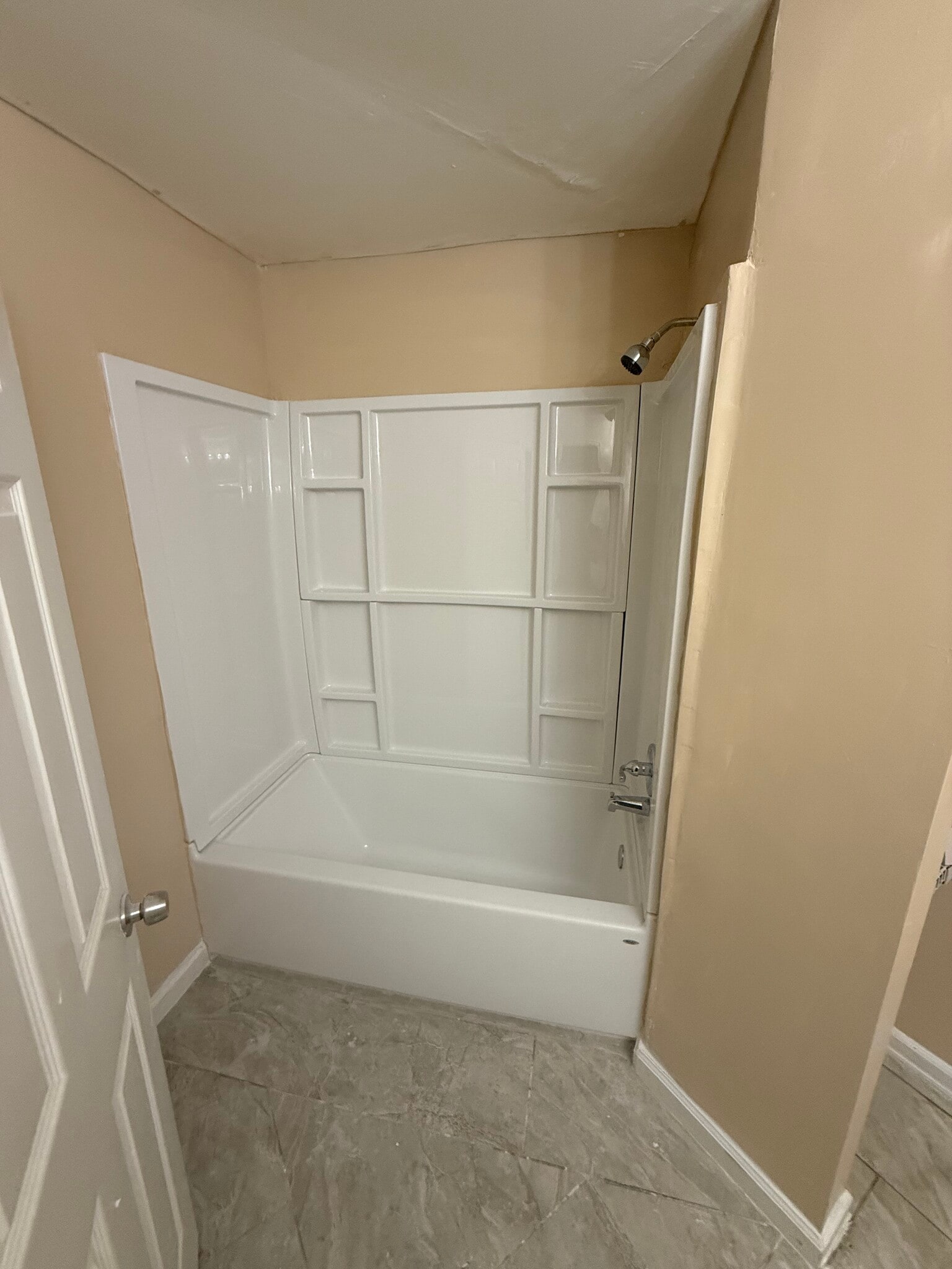 First bathroom - 606 Ridge Creek Dr