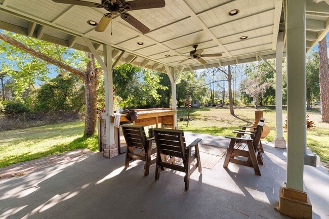 Building Photo - MOVE-IN SPECIAL - Beautiful 3/2 Home in Ba...