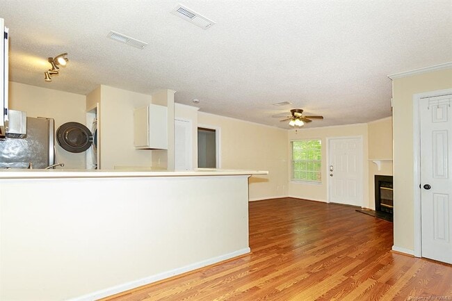 Building Photo - 103 Stratford Dr