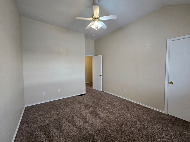 Building Photo - PRICE REDUCTION - AVAILABLE NOW!