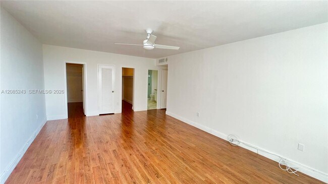 Building Photo - 5825 Collins Ave