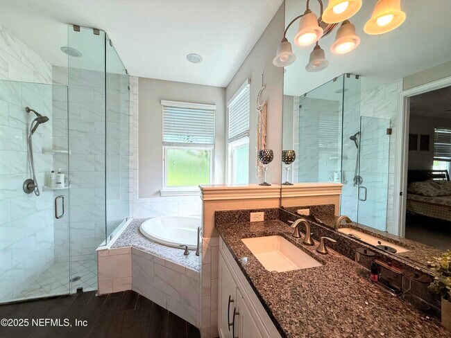 Building Photo - 7045 Rosabella Cir