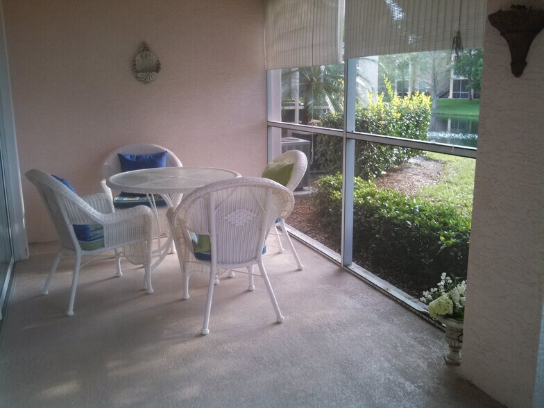 Building Photo - 4224 Central Sarasota Pky