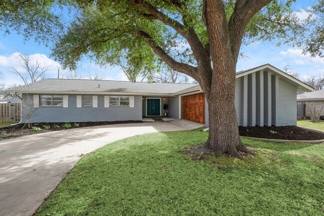 Building Photo - 611 Virginia Dr