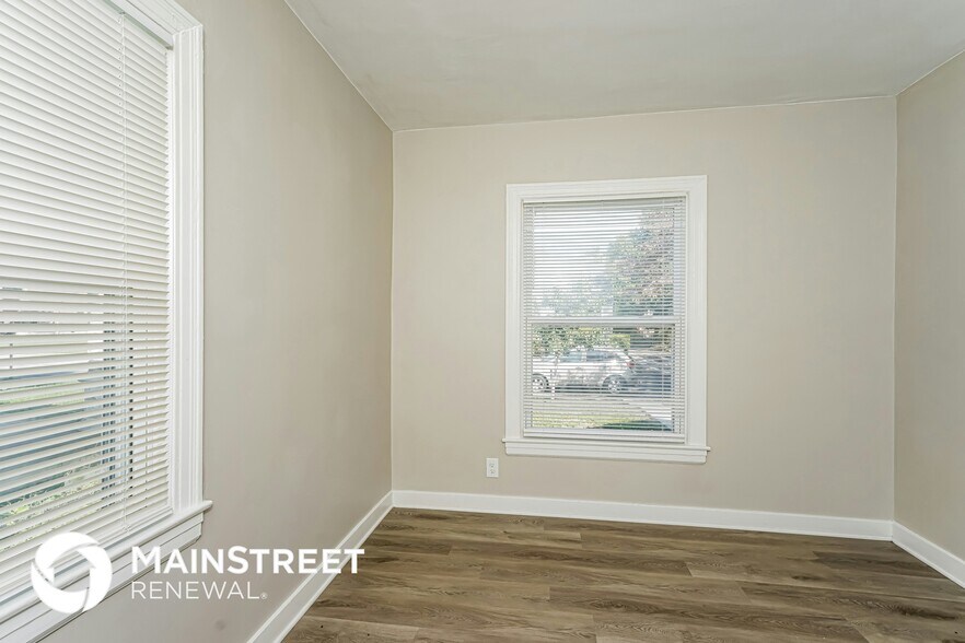 Building Photo - 1028 Walter Ave