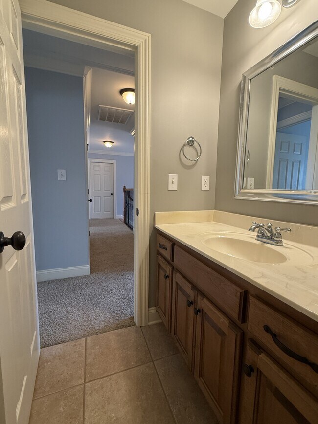 Building Photo - 118 Crystal Lake Dr