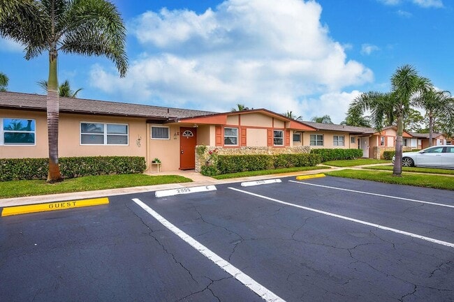 Building Photo - 2995 Crosley Dr W