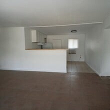 Building Photo - 215 Clifford Ave