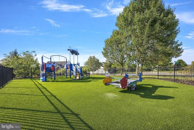 Building Photo - 49 Sloan Rd