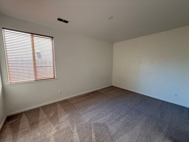 Building Photo - 2463 Pheasant Hollow Dr