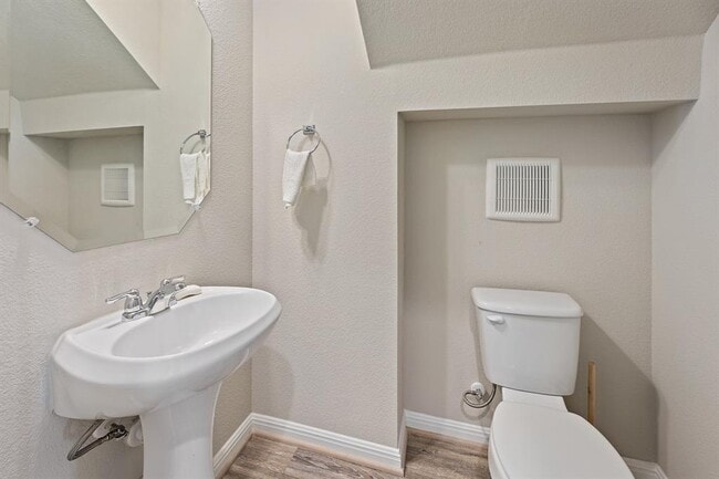 Building Photo - 207 Cherry Blossom Ln
